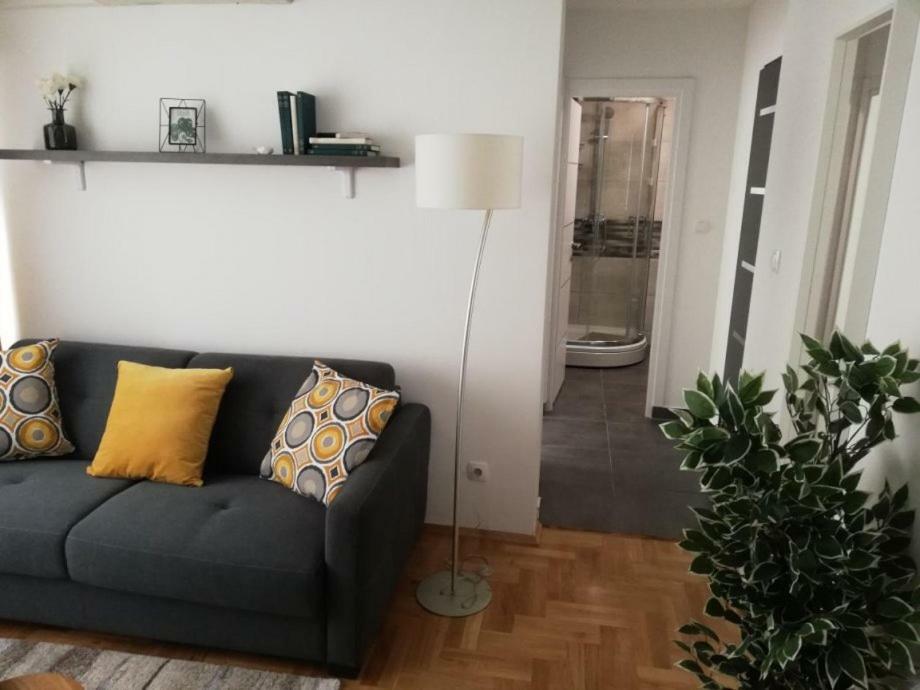 זאגרב Apartments Ali מראה חיצוני תמונה